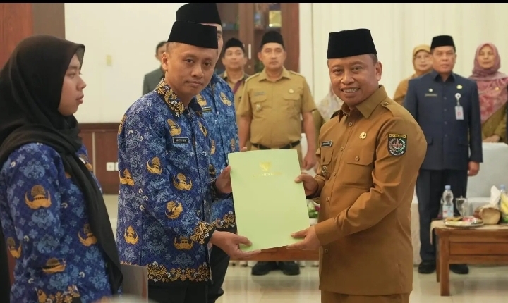 Wali Kota Depok Lantik PNS dan Serahkan SK PPPK Tahap 2, Tekankan Hal Ini