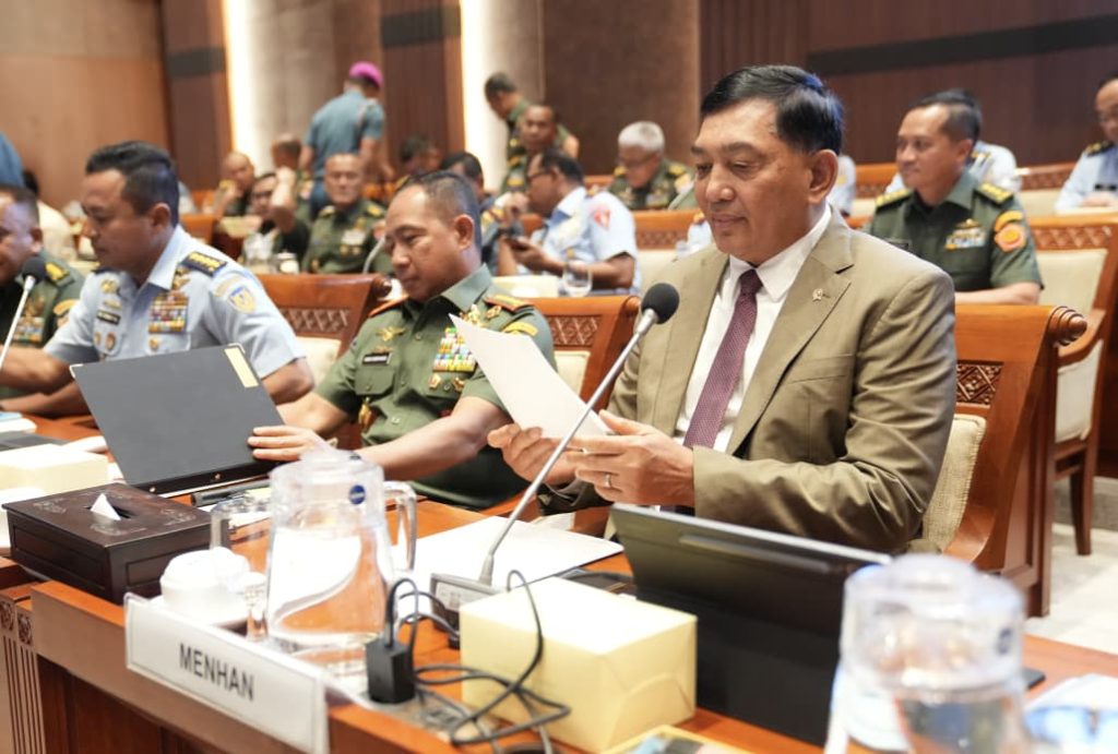 Menhan Sjafrie Paparkan Penguatan Kekuatan TNI dalam Rapat dengan Komisi I DPR