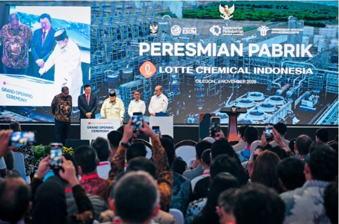 Presiden Prabowo Resmikan Pabrik Petrokimia Senilai USD3,9 Miliar di Cilegon Presiden Prabowo Resmikan Pabrik Petrokimia Senilai USD3,9 Miliar di Cilegon