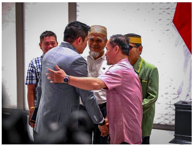 Gunakan Hak Rehabilitasi, Presiden Prabowo Pulihkan Nama Baik Dua Guru di Luwu Utara Gunakan Hak Rehabilitasi, Presiden Prabowo Pulihkan Nama Baik Dua Guru di Luwu Utara