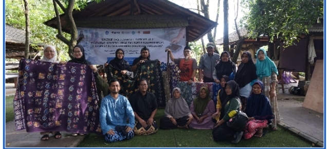DIVERSIFIKASI DESAIN SENI BATIK MELALUI EKSPLORASI KEARIFAN LOKAL DAN PARTISIPASI PEREMPUAN DI KAMPUNG BUDAYA KEMUNING KABUPATEN TANGERANG DIVERSIFIKASI DESAIN SENI BATIK MELALUI EKSPLORASI KEARIFAN LOKAL DAN PARTISIPASI PEREMPUAN DI KAMPUNG BUDAYA KEMUNING KABUPATEN TANGERANG
