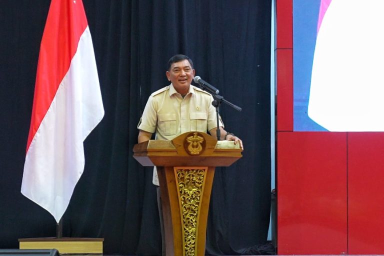 Beri Kuliah Umum di Unhas Makassar, Menhan Sjafrie Dorong Mahasiswa Jadi Simpul Kekuatan Bangsa