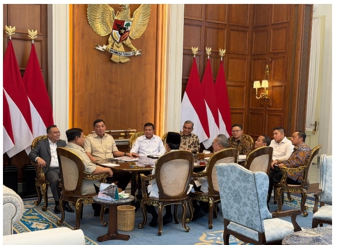 Menhan Sjafrie Dampingi Presiden RI Terima Wakil Ketua DPR RI Menhan Sjafrie Dampingi Presiden RI Terima Wakil Ketua DPR RI