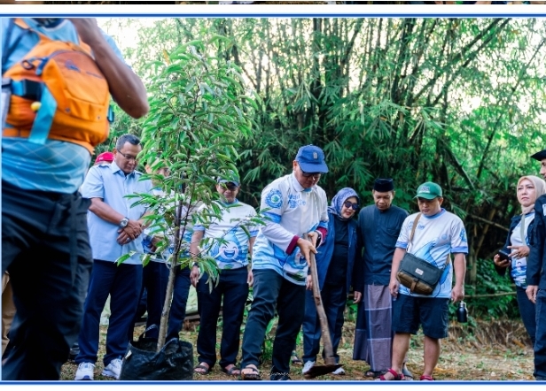 Peringati Hari Air Sedunia, Pt Tirta Asasta Depok Angkat 10 Ton Sampah Dari Kali Ciliwung Dan Perkuat Komitmen Pelestarian Lingkungan