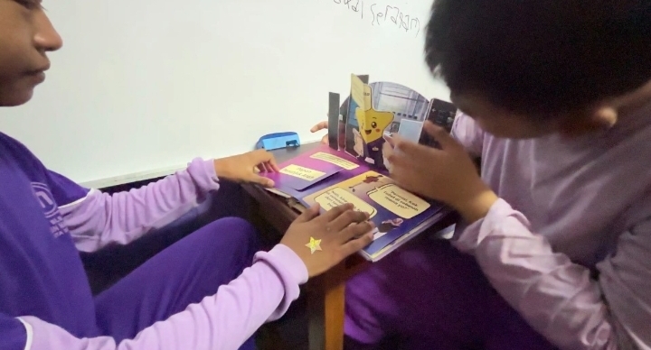 MAHASISWA UI AJAK SISWA DISABILITAS KENALI DUNIA KERJA MELALUI PROGRAM BINTANG DI MUSEUM NASIONAL INDONESIA